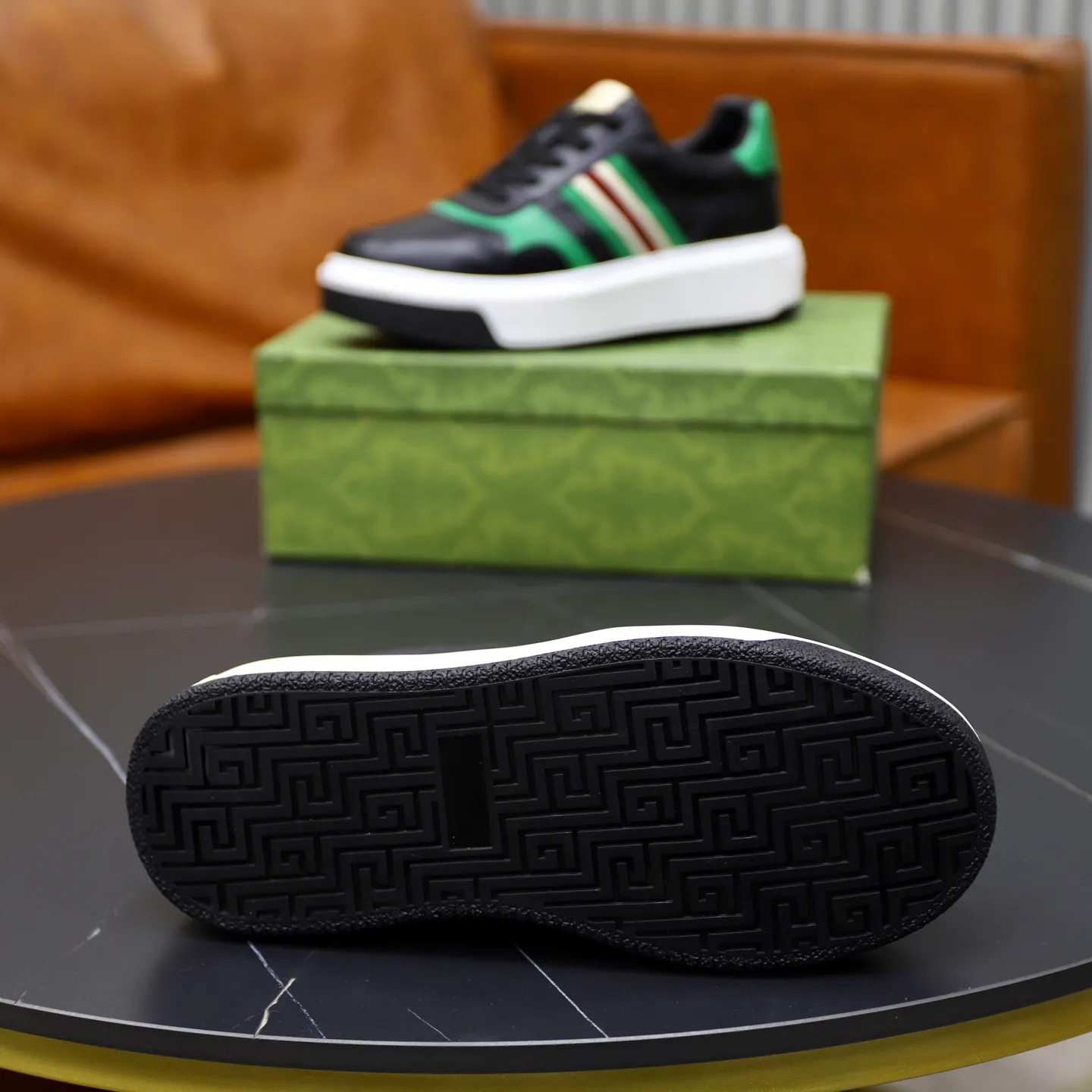 Ex-factory price: 462💰🙅‍♂️🙅‍♂️🙅‍♂️ Brand: GUCCI Standard code: 38-44 (45 customized) Grade: Same as the official website Material: Original cowhide material stitching Comfortable sheepskin lining Lightweight and wear-resistant sports outsole Style category: Men's fashionable casual shoes Running sneakers Distinguished luxury brand elements Top luxury Color: actual picture color